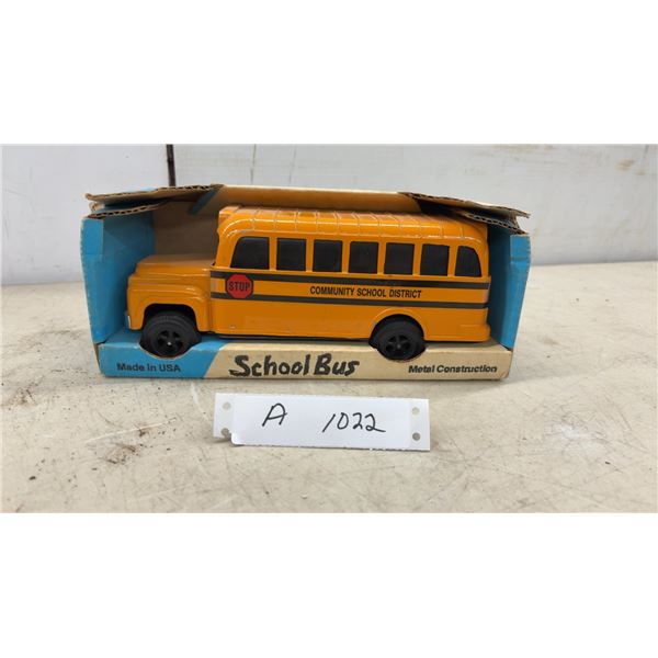JLE Scale Models Metal Construction School Bus, Community School District, Made in USA, 9 1/4 Long