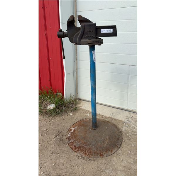 Canadian No. 5 Bench Vise on Pedestal Stand 5"