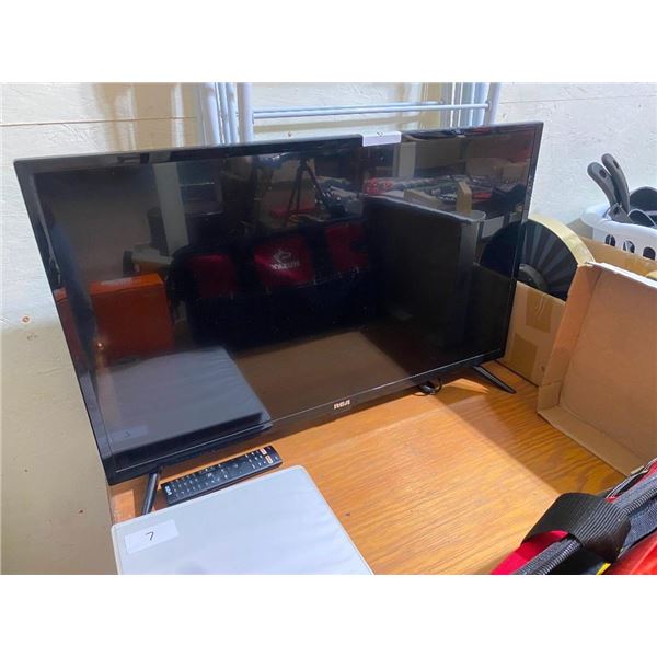 32 INCH FLAT SCREEN TV