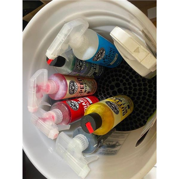 TUB OF CAR CLEANERS/SHINERS