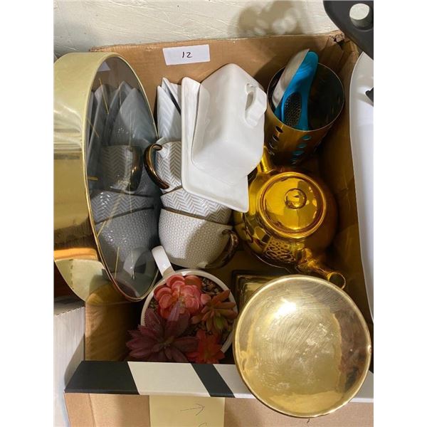 BOX LOT