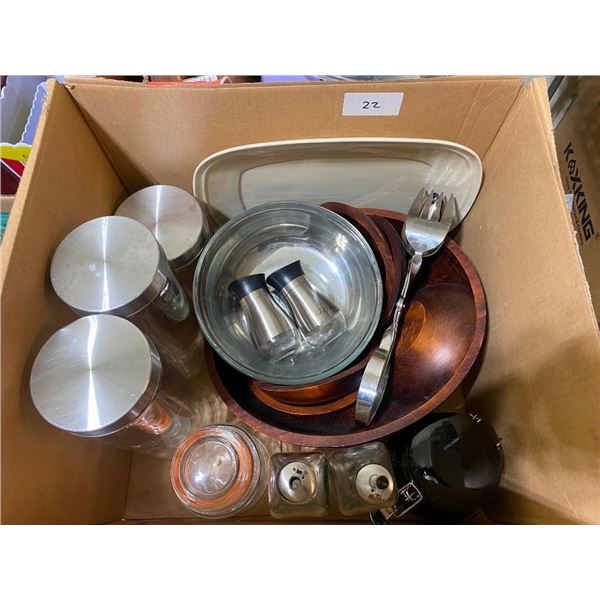 BOX LOT OF KITCHEN SUPPLIES
