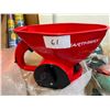Image 1 : HAND LAWN FERTILIZER SPREADER