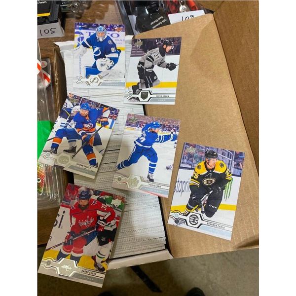 BOX OF HOCKEY CARDS