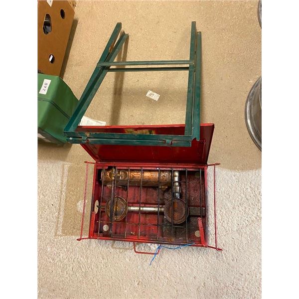 PORTABLE COLEMAN STOVE WITH STAND