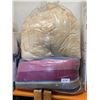 Image 1 : 2 BLANKETS