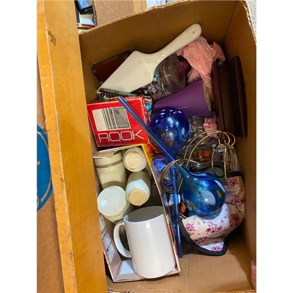 BOX LOT OF ASSORTED GLASS PIECES