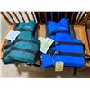 Image 1 : 2 CABELLA LIFE JACKETS