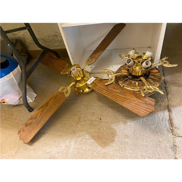 CEILING FIXTURE WITH EXTRA PARTS
