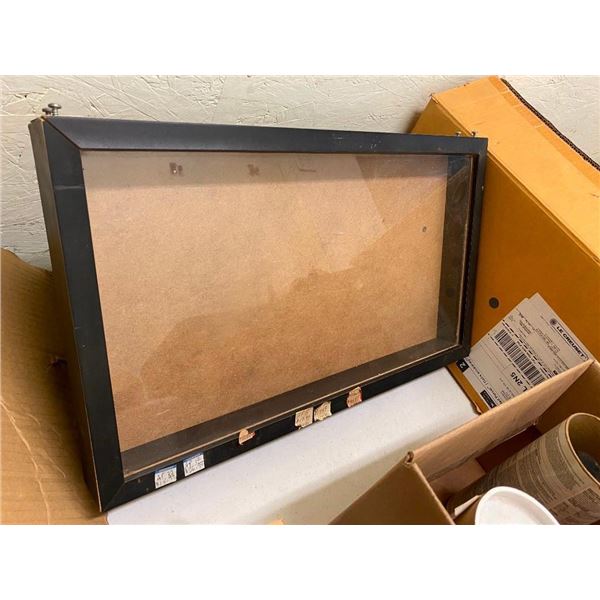20 X 12 INCH DISPLAY CABINET