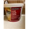 Image 1 : PAIL OF FLOOR LEVELER AND PATCH