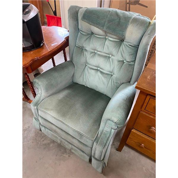 RECLINER CHAIR