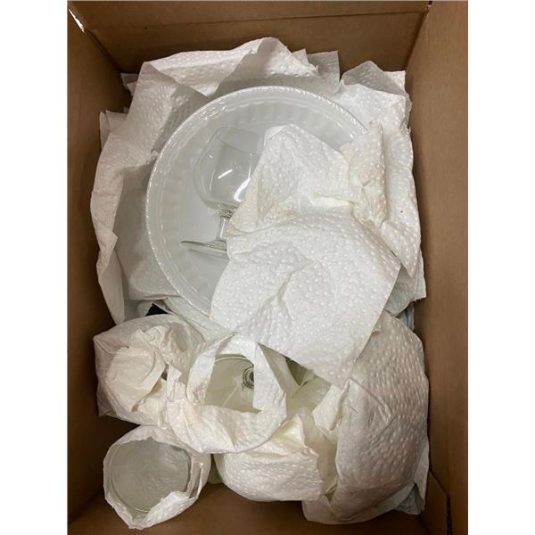 LOT OF ASSORTED CHINA PLATES AND GLASSES