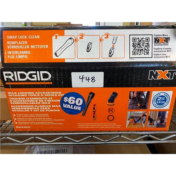 ACCESSORY KIT FOR A SHOP VACUUM