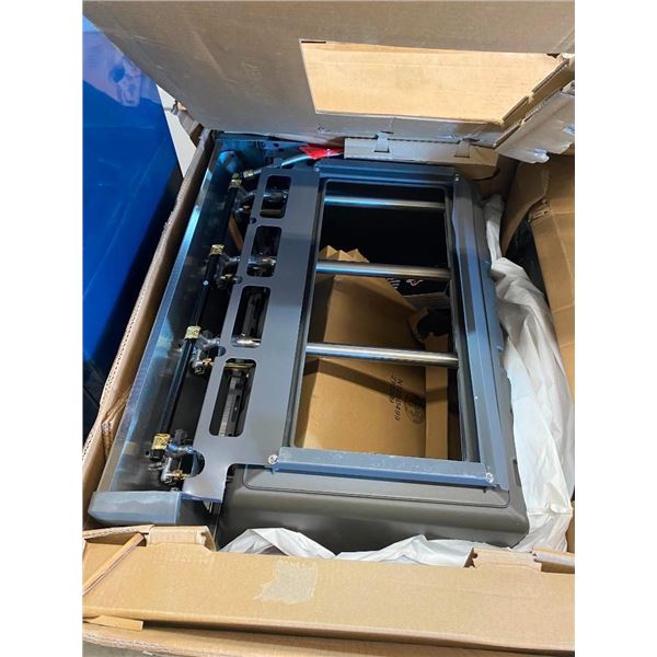 NAPOLEON ROGUE 30 INCH NATURAL GAS BBQ