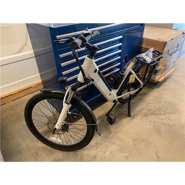 BATTERY-OPERATED BICYCLE - MISSING SEAT