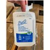 Image 1 : 12 OF 1 L BOTTLES OF HAND SOAP