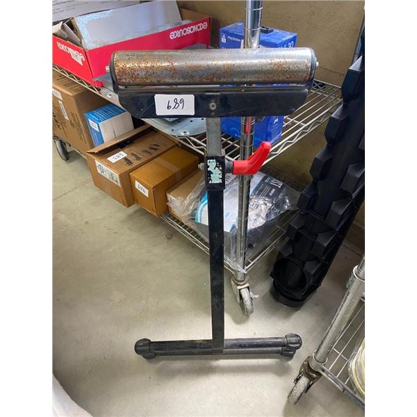 ADJUSTABLE ROLLER STAND