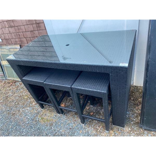60 X 30 PATIO WICKER TABLE AND STOOL SET