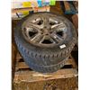 Image 1 : 2 ROVELO 275/55 R20 TIRES ON CHEVY RIMS