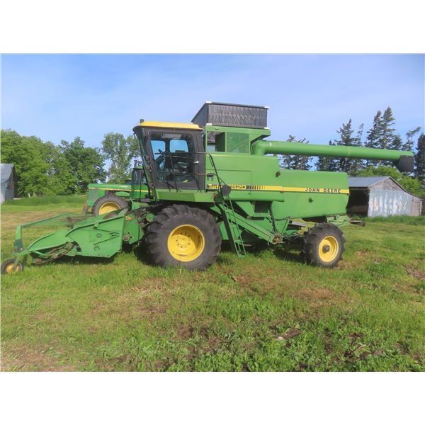 John Deere Turbo 8820 Combine, Rear Assist, ~5603 Hrs, Shaft Spreader, Hopper Extension, Running