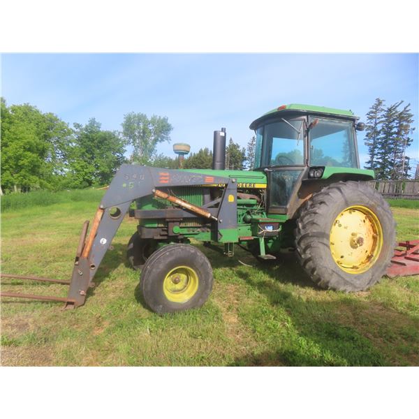 John Deere 4240 w/ Cab, Quad Shift, 3PH, 540 PTO, 18.4-38, Allied 590 w/ Bale Forks