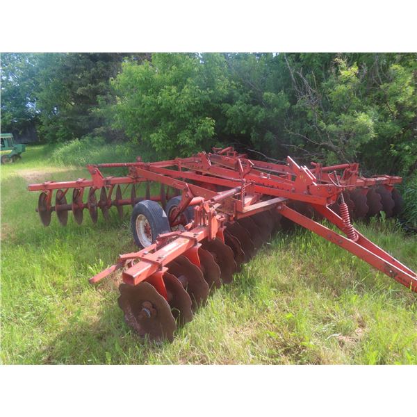 Allis-Chalmers 14 Ft Tandem Disk, Notched Blade on Front