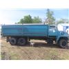 Image 12 : 1983 Ford 800 Grain Truck, 429 Gas, 5-Spd x2, Tandem, 20 Ft Loadline Box, Roll Top Tarp
