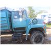 Image 13 : 1983 Ford 800 Grain Truck, 429 Gas, 5-Spd x2, Tandem, 20 Ft Loadline Box, Roll Top Tarp