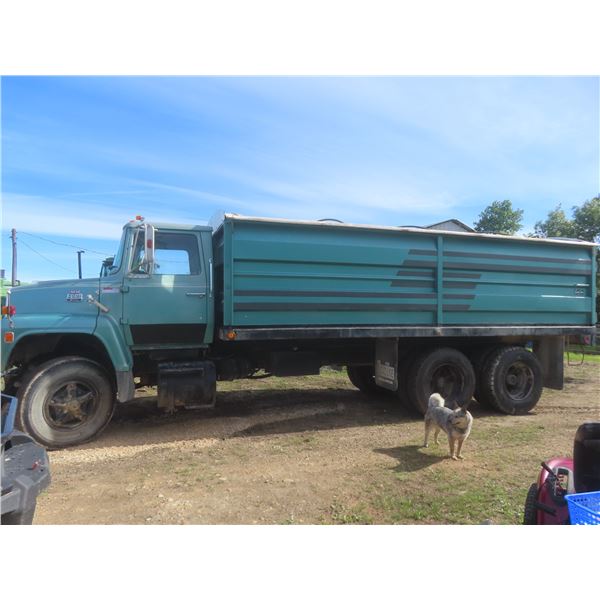 1983 Ford 800 Grain Truck, 429 Gas, 5-Spd x2, Tandem, 20 Ft Loadline Box, Roll Top Tarp