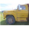 Image 2 : 1971 Ford 700, 361 Gas, 5-Spd Std, Tandem Tag Axle, 20 Ft Box