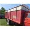Image 3 : 1970s Ford 600, 391 Gas, 5-Spd Std, Single Axle, Tandem, 15 Ft Box and Hoist