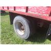 Image 4 : 1970s Ford 600, 391 Gas, 5-Spd Std, Single Axle, Tandem, 15 Ft Box and Hoist