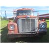 Image 10 : International Loadstar 1600, Gas 8-Cyl, 4-Spd x2, 14 Ft Box and Hoist, Single Axle, Tandem