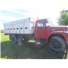 Image 6 : International Loadstar 1600, Gas 8-Cyl, 4-Spd x2, 14 Ft Box and Hoist, Single Axle, Tandem