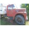 Image 7 : International Loadstar 1600, Gas 8-Cyl, 4-Spd x2, 14 Ft Box and Hoist, Single Axle, Tandem