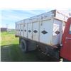 Image 8 : International Loadstar 1600, Gas 8-Cyl, 4-Spd x2, 14 Ft Box and Hoist, Single Axle, Tandem