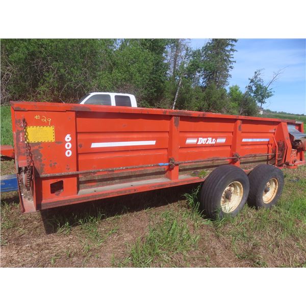 Dual 600 Manure Spreader, Tandem, w/ 540 PTO