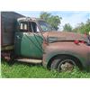 Image 5 : Chevy Maple Leaf 3 Ton Grain Truck w/ Box, Hoist, Dually