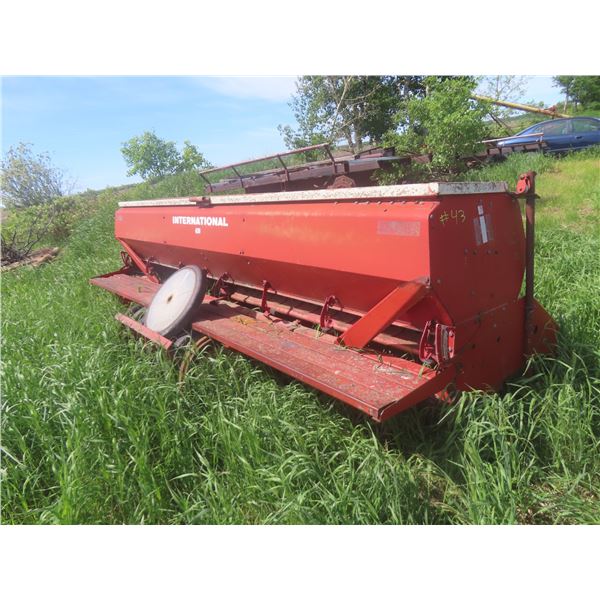 International 620 Press Drill, 12 Ft, For Parts