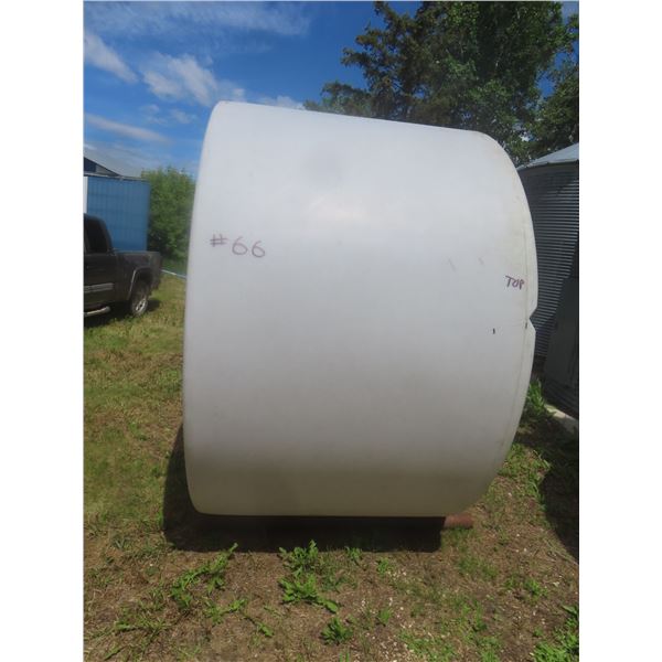 1200 Gallon Poly Tank, Small Crack at Top
