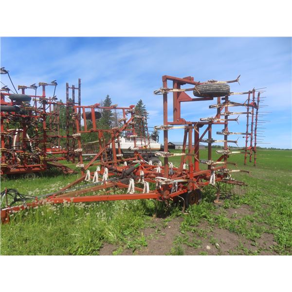 Wil-Rich 27 Ft Cultivator, w/ Tine Harrows