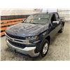 Image 4 : PARKSVILLE - 2020 CHEVROLET SILVERADO GREY 174171 KMS - D352893