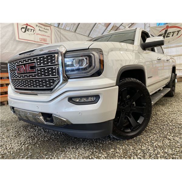 PARKSVILLE - 2017 GMC SIERRA WHITE 197024 KMS - D477404