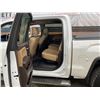 Image 43 : PARKSVILLE - 2017 GMC SIERRA WHITE 197024 KMS - D477404