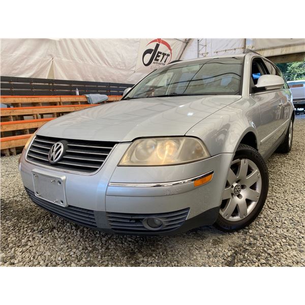 PARKSVILLE - 2005 VOLKSWAGEN PASSAT GREY 289626 KMS - D165778