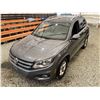 Image 4 : PARKSVILLE - 2014 VOLKSWAGEN TIGUAN GREY 254533 KMS - B619320