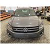 Image 6 : PARKSVILLE - 2014 VOLKSWAGEN TIGUAN GREY 254533 KMS - B619320