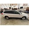 Image 12 : PARKSVILLE - 2010 SUBARU OUTBACK WHITE 301816 KMS - D355876
