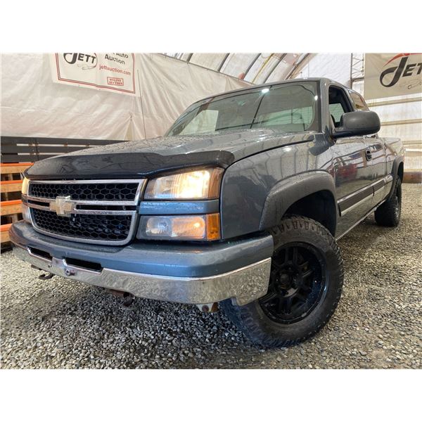 PARKSVILLE - 2007 CHEVROLET SILVERADO BLUE 194649 KMS - P161130